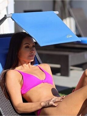 NEW Cush N Shade Portable Cushion & Sun Shade Foldable Lightweight Blue NIP